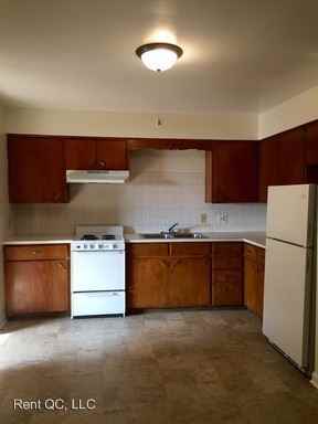 306 3rd St W - Photo 2 of 4