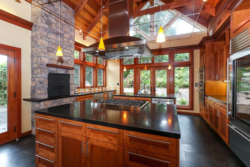 45 Spring Ln - Photo 3 of 9