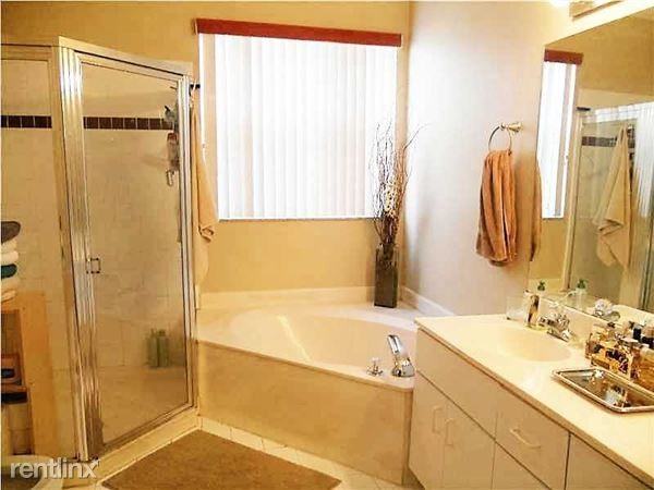 5250 SW 132nd Way - Photo 3 of 10