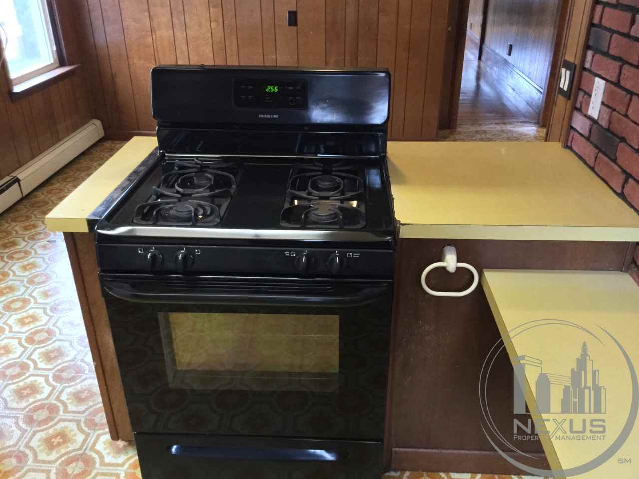 32 Frances Ave - Photo 3 of 36