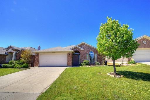 10629 Braewood Dr - Photo 2 of 8