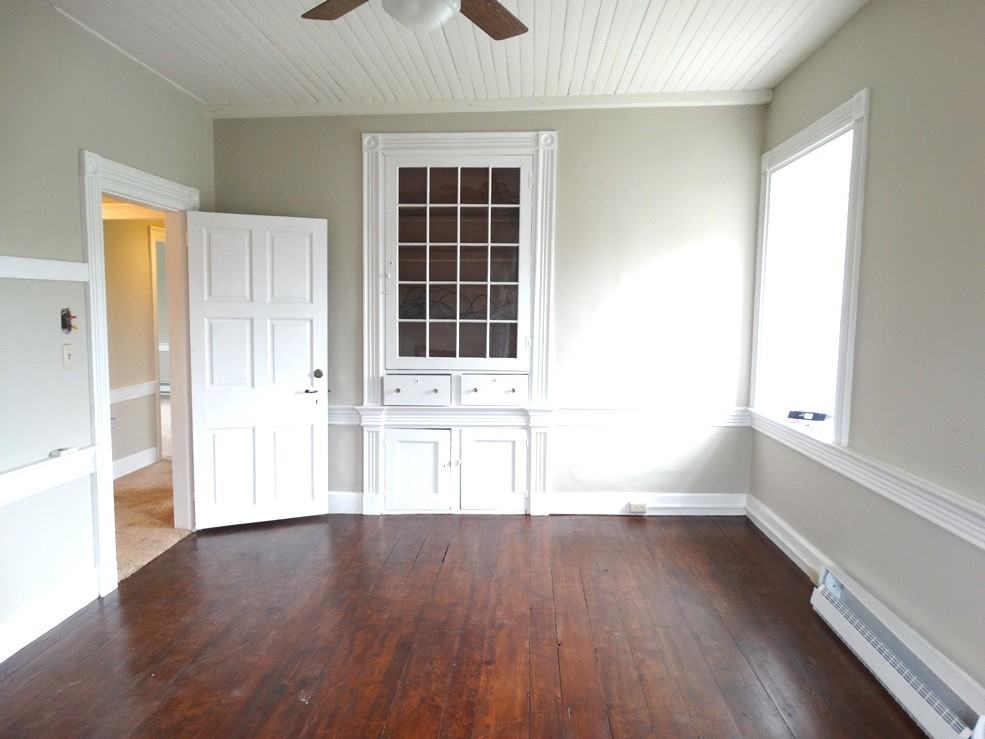 1309 Crestview Dr - Photo 3 of 11