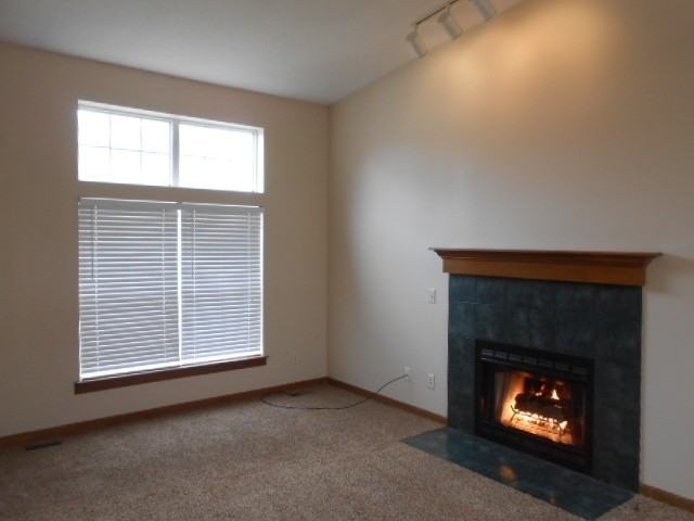 210 Windward Ct - Photo 2 of 20