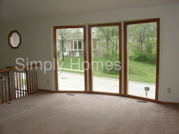 5068 Vernon Ave - Photo 2 of 8