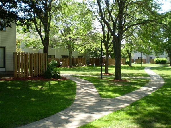 Evergreen South Apartments - Photo 3 of 4