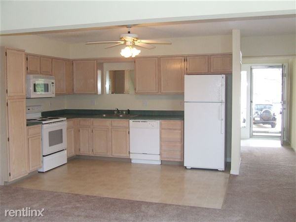 1009D NE Whispering Winds Cir - Photo 3 of 11