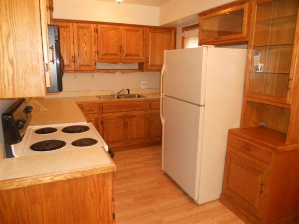 23007 Brittany Ave - Photo 3 of 4