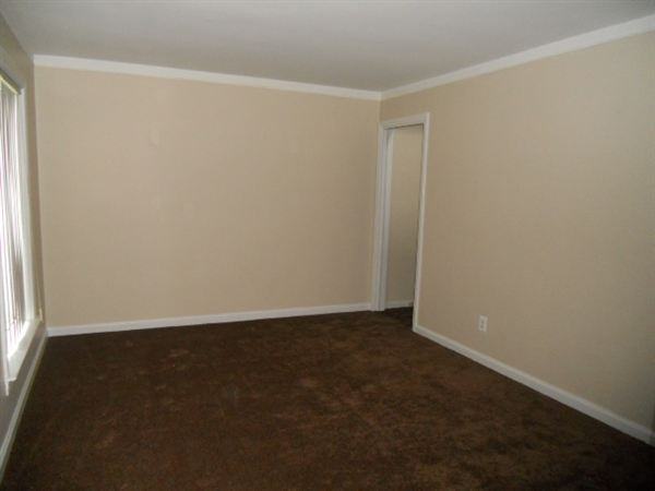 23007 Brittany Ave - Photo 2 of 4