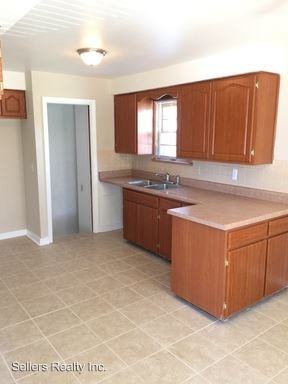 19219 Harvard Ave - Photo 3 of 11