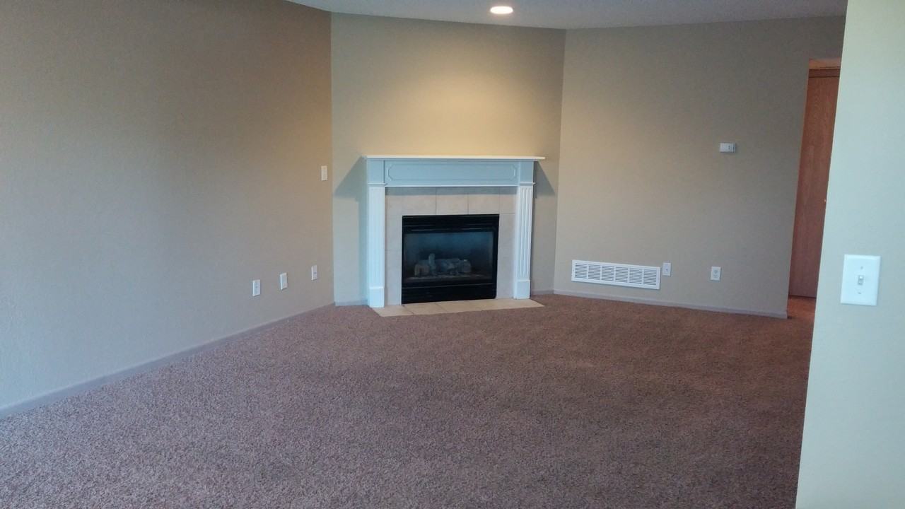 1606 Garden Terrace - Photo 3 of 6