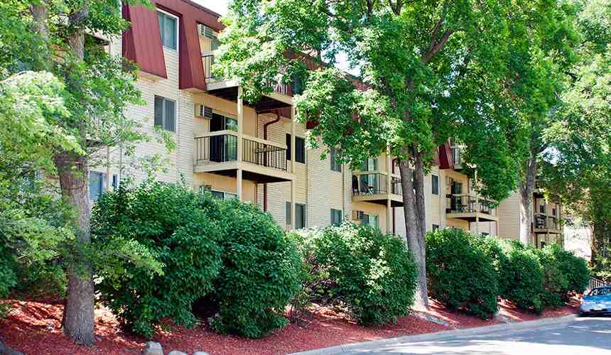 1512 N Woodbridge St - Photo 3 of 13