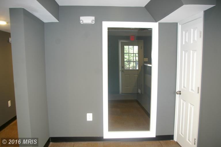9913 Georgia Ave - Photo 2 of 13