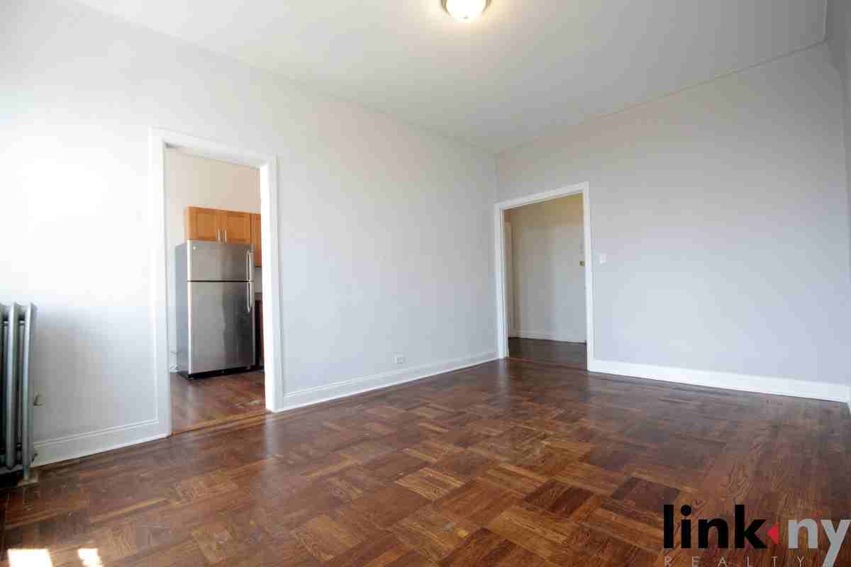 131 Fort George Avenue #4E