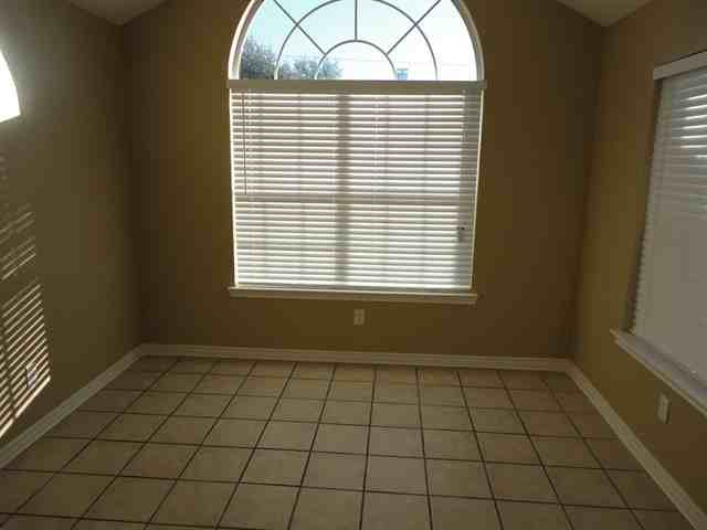 2144 Glenn Ln - Photo 2 of 14