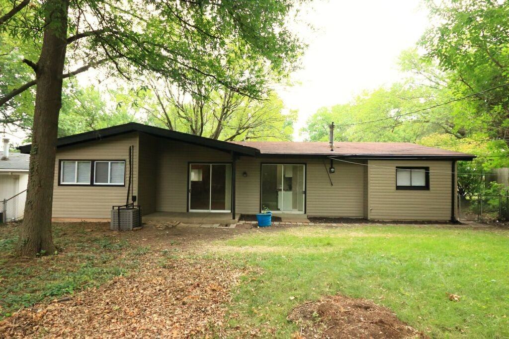 2480 Allen Dr - Photo 2 of 13
