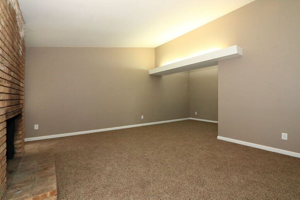 2480 Allen Dr - Photo 3 of 13