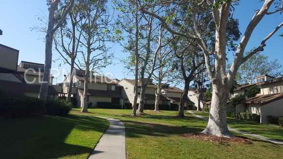 5204 Longfellow Way - Photo 2 of 8