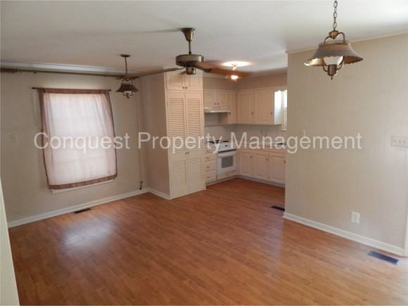 506 Wells St - Photo 2 of 8