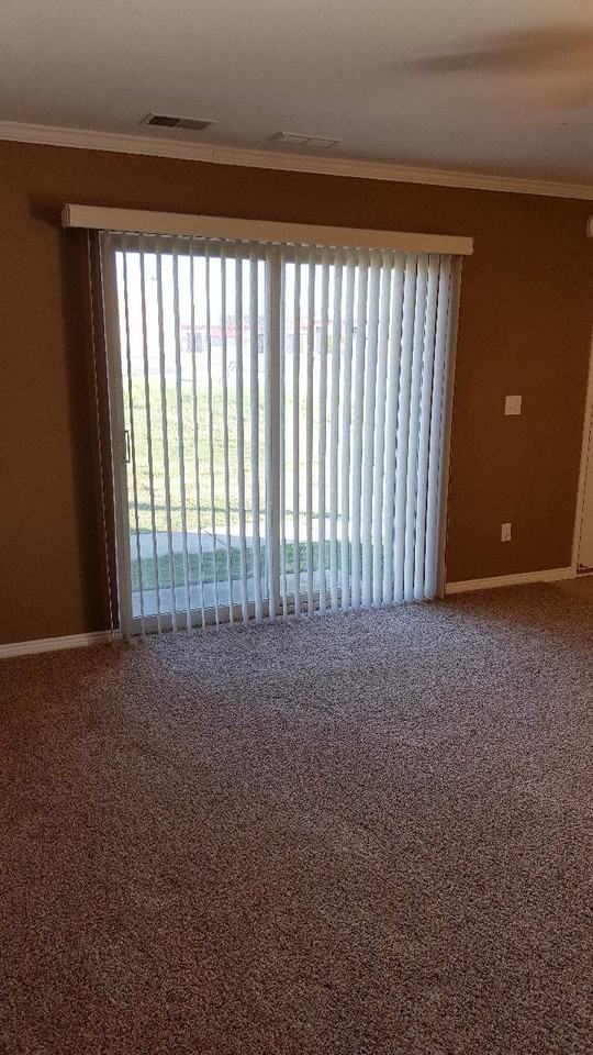 25847 Eastridge Ct - Photo 3 of 28