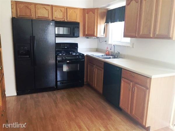 27246 Josephine Ct - Photo 3 of 9