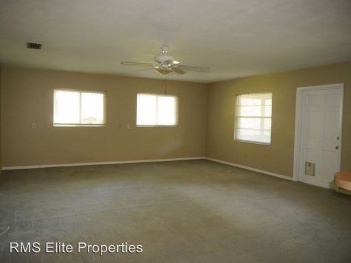 600 26th Ave N - Photo 2 of 12