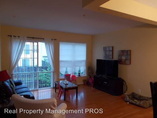 7060 Courtyard Way - Photo 2 of 15