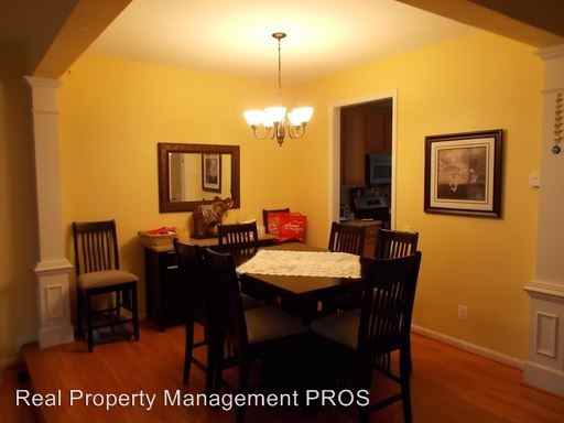 7060 Courtyard Way - Photo 3 of 15