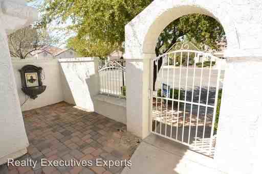 5228 Crooked River Cir - Photo 2 of 28