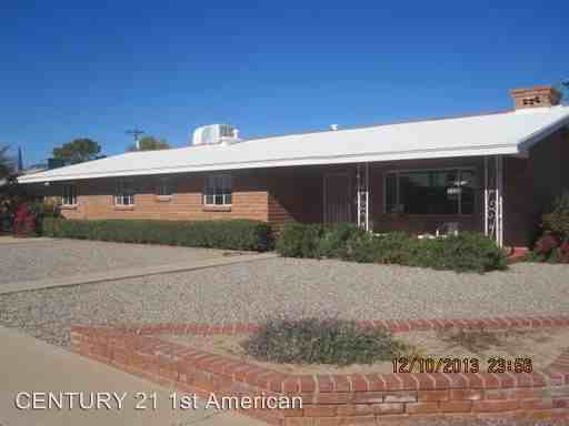 6231 E 17th St - Photo 2 of 24