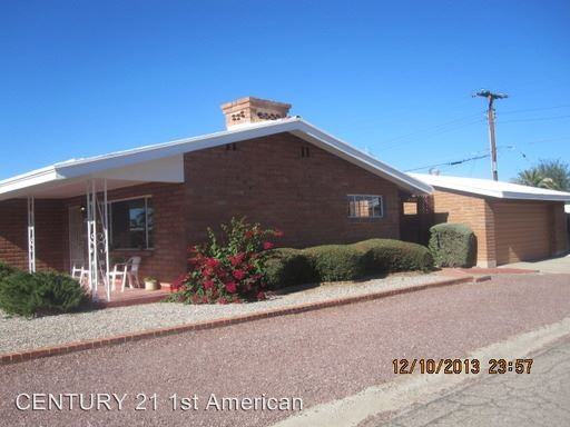 6231 E 17th St - Photo 3 of 24