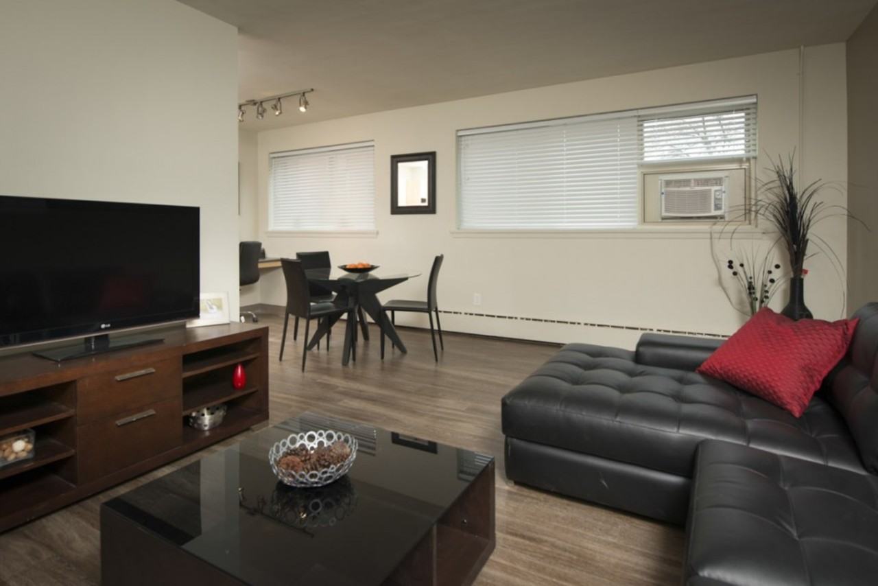 279 River Ave - Photo 3 of 50