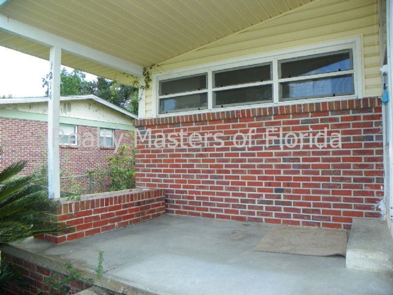 1214 Suburban Dr - Photo 2 of 12