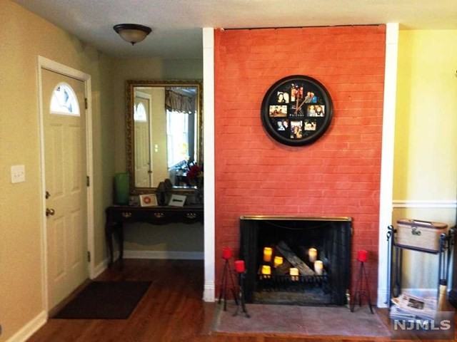 275 Rockland Ave - Photo 2 of 9