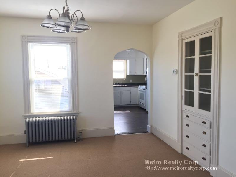61 Phillips St - Photo 3 of 16