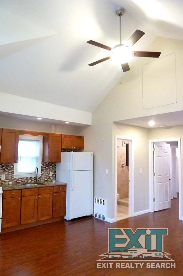 1528 Kennellworth Place - Photo 2 of 9