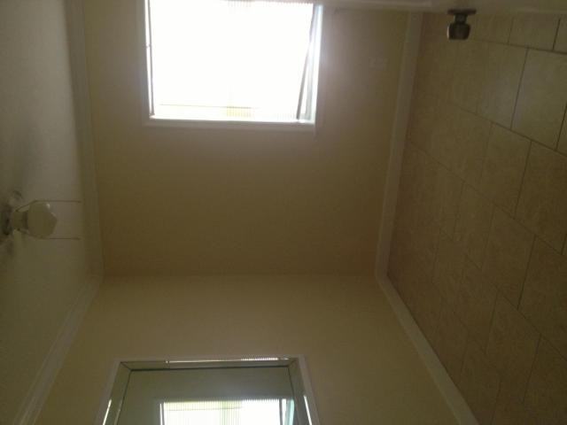 910 West Drew Street - Photo 2 of 10