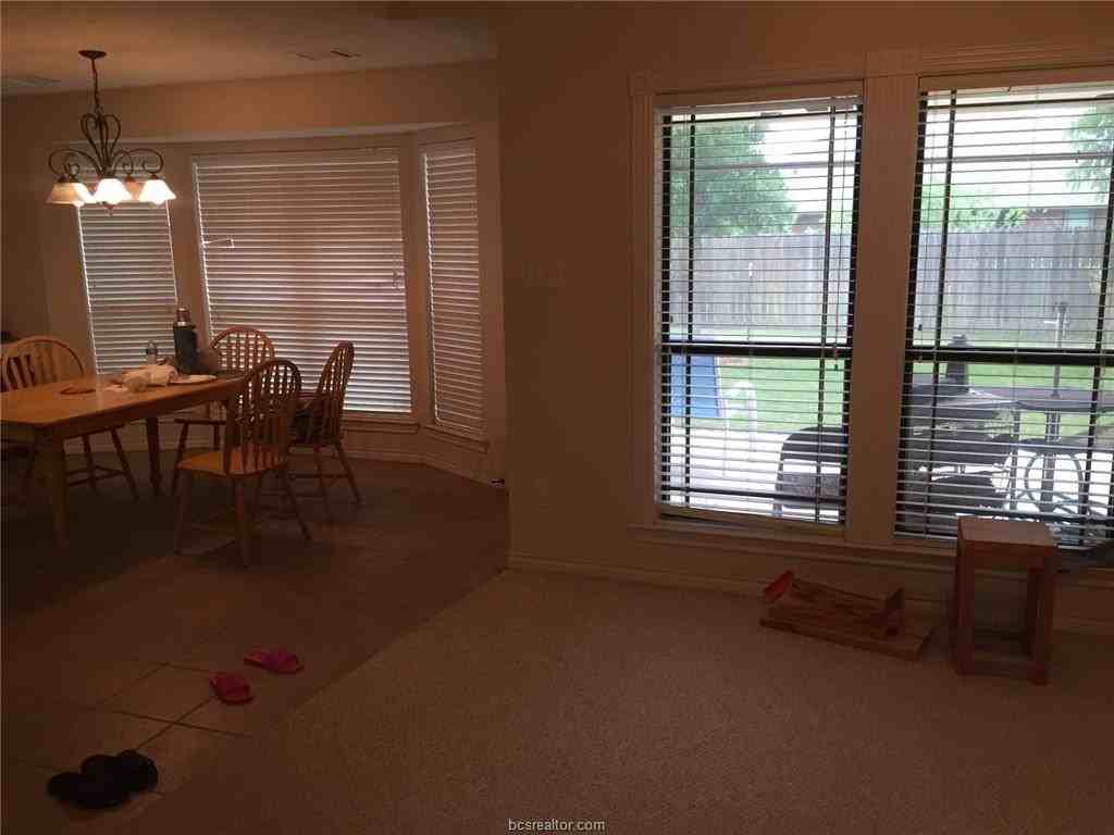 904 Ladove Dr - Photo 3 of 4