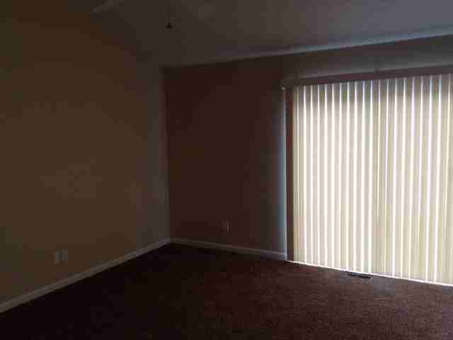2422 Hilliard Dr - Photo 3 of 11