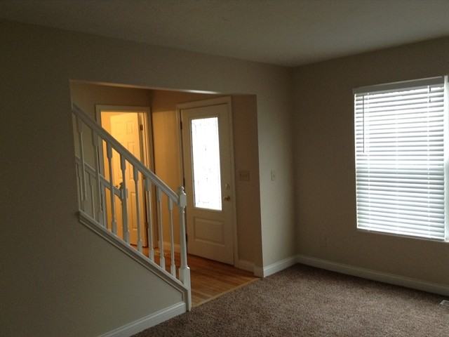 519 Rosebud Cir - Photo 2 of 10