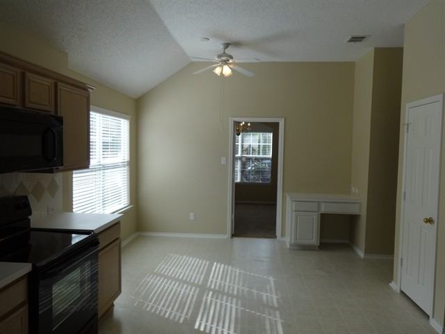 4613 Gila Bend Ln - Photo 3 of 11