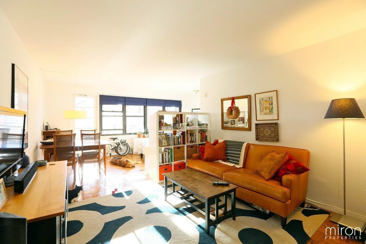 E 82nd St #EE - Photo 2 of 4