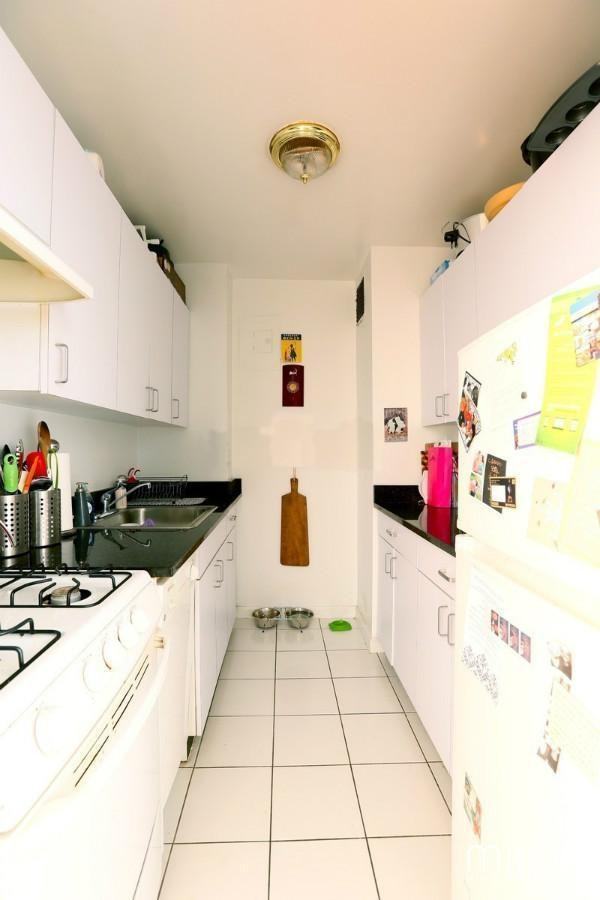 E 82nd St #EE - Photo 3 of 4