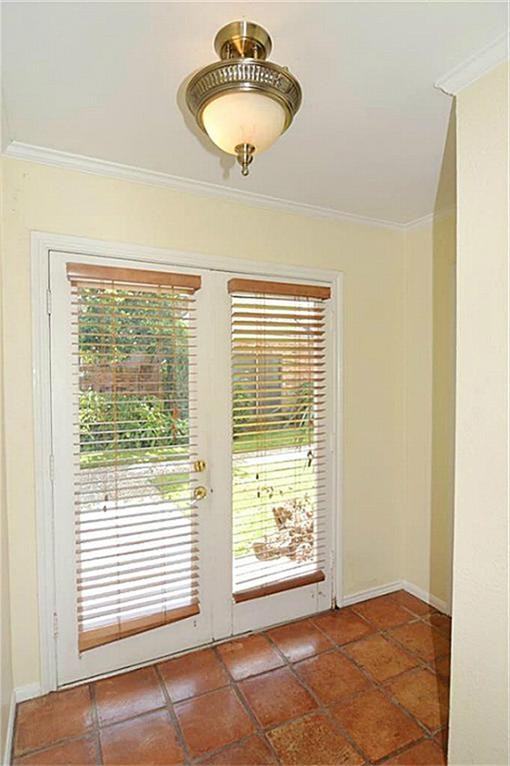 1884 Saxony Ln #I4 - Photo 3 of 25