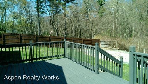 186 Pleasant St - Photo 3 of 9