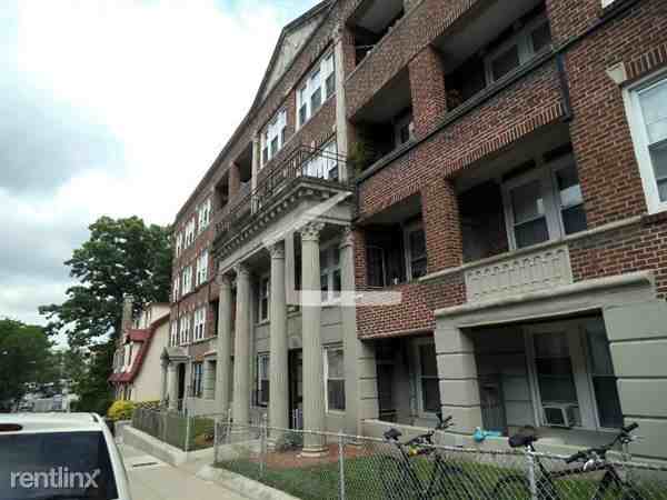 119 Sutherland Rd - Photo 2 of 6