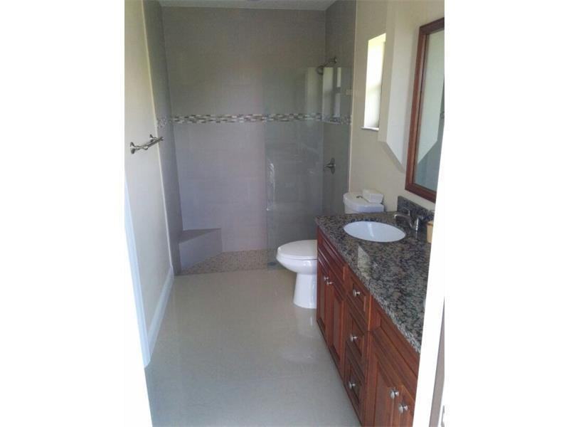 10550 Fenway Pl - Photo 3 of 7