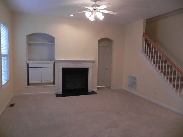 102 N Fields Cir - Photo 2 of 8