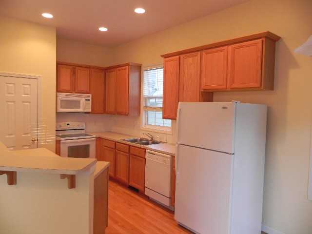 102 N Fields Cir - Photo 3 of 8