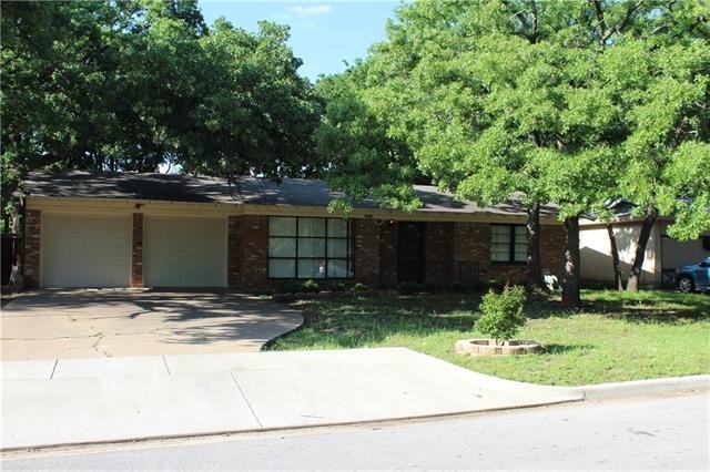 732 Briarwood Ln - Photo 2 of 31