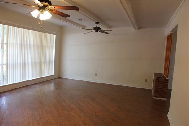 732 Briarwood Ln - Photo 3 of 31